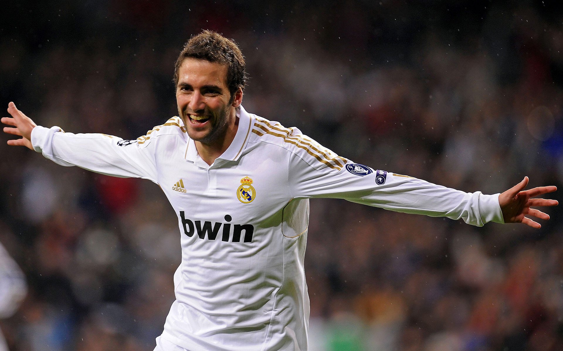 奥斯梅恩成为胜负手,贝蒂斯绝杀突尼斯,绿茵场上的命运交响